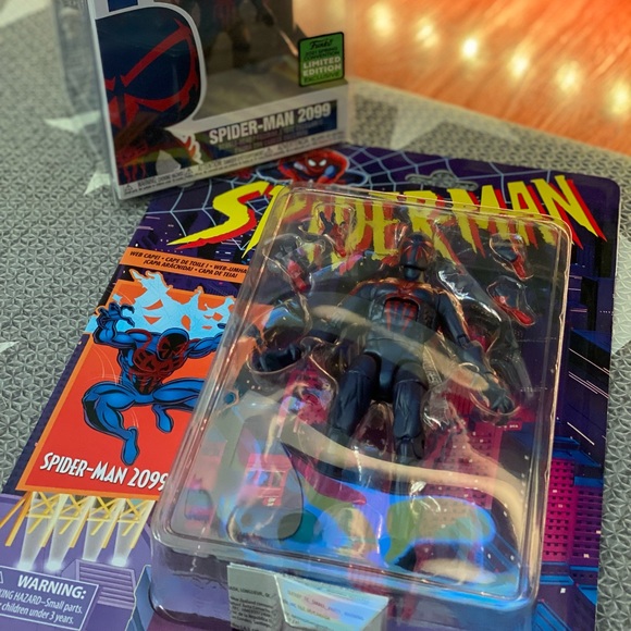 Spider-Man 2099 FUNKO COMIC CON / HASBRO SPIDER-MAN 2099 ACTION FIG BUNDLE ‼️🕷 - Picture 9 of 9